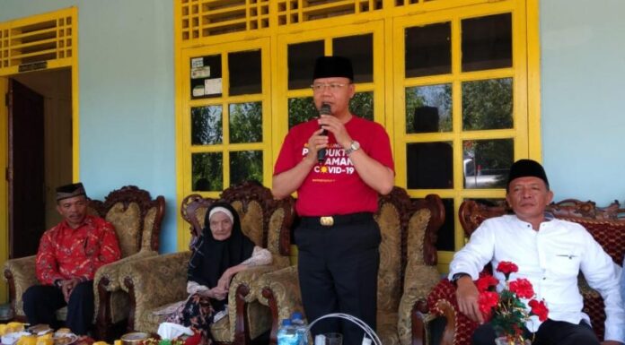 Masyarakat Lais Antusias Sambut Kedatangan Rohidin