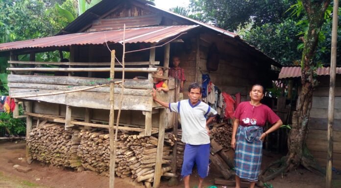 Puluhan Tahun Tinggal Di Gubuk, Warga Benteng Belum Pernah Terima Bantuan