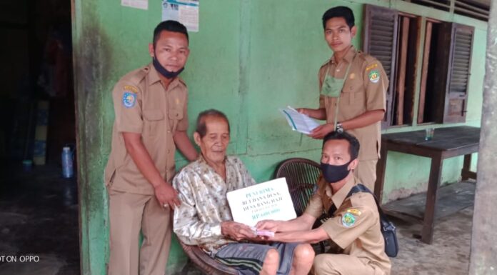 Pembagian BLT DD di Desa Bang Haji Berjalan Sukses