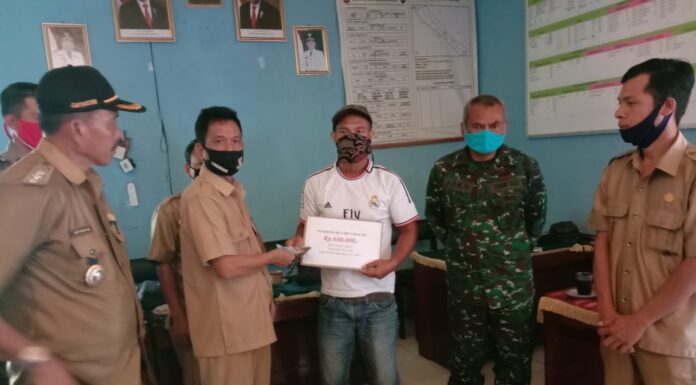 Penyaluran BLT DD Tahap Tiga Desa Suka Langu Hari Ini Berjalan Lancar Tertip Dan Aman