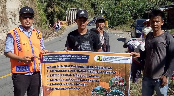 Pembersihan Jalan Lintas Barat Kabupaten Kaur