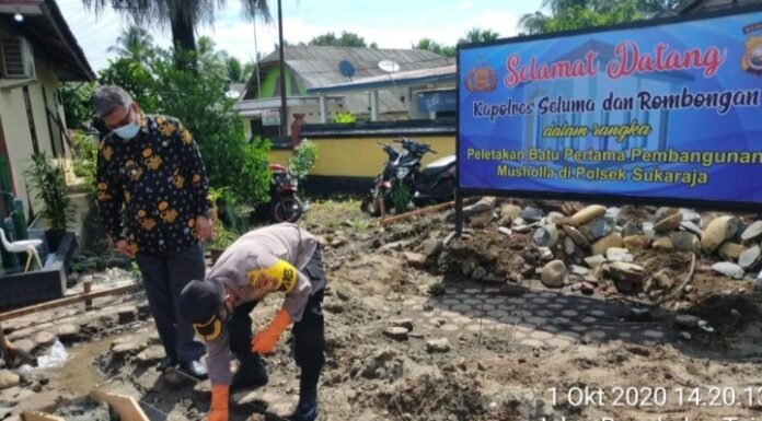 Kapolres Seluma Letak Batu Pertama Pembangunan Mushola Polsek Sukaraja