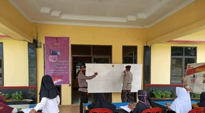 Cara Satbrimobda Polda Bengkulu Cerdaskan Anak Bangsa Ditengah Pandemi Covid-19