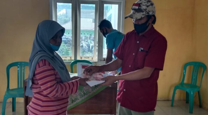 Pemdes Batu Batu Layang Salurkan BLT DD Tahap Ke Enam