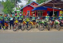 Apa Sih Enaknya “Touring” Dengan Motor Di Jalan Yang Berlumpur?