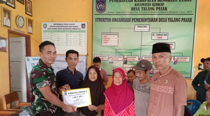 Pemdes Talang Pasak Salurkan BLT DD Tahap Ke 2 Untuk 32 KPM Tahun Anggaran 2024