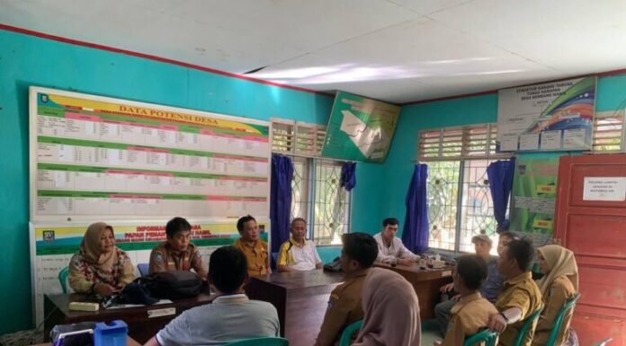 Pemdes Kembang Manis Bagikan 1060 Ekor Ayam Kegiatan Ketahan Pangan Angaran 2024