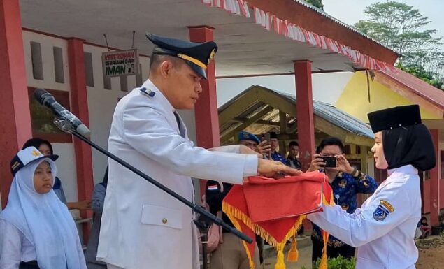 Diikuti Berbagai Elemen Masyarakat, Camat Batiknau Pimpin Upacara HUT RI ke-79