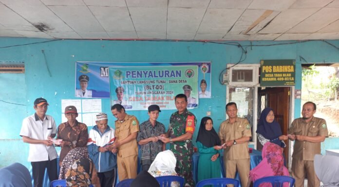 PEMDES TABEAK BLAU SALURKAN BANTUAN LANGSUNG TUNAI UNTUK 25 WARGA PENERIMA MAMFAAT
