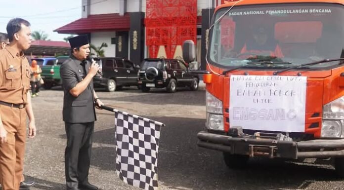 Bupati Bengkulu Utara Lepas Pengiriman Bantuan ke Pulau Enggano
