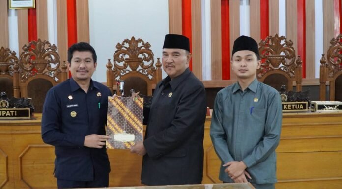 DPRD BU Gelar Rapat Penyampaian Nota Pengantar RPJMD 2025–2029