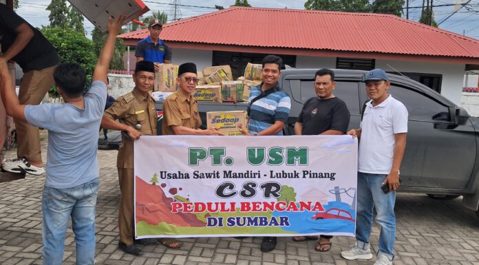 PT Usaha Sawit Mandiri Mukomuko Serahkan Bantuan Sembako Untuk Masyarakat Terdampak Bencana Sumatra