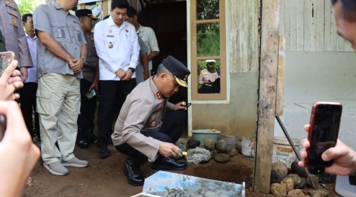Kapolda Bengkulu Kunjungan Kerja ke Bengkulu Utara, Letakkan Batu Pertama Program Bedah Rumah ke-70