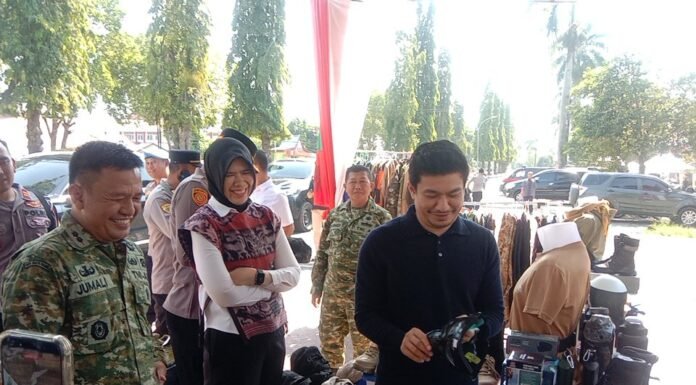 Kodim 0423 / Bengkulu Utara Gelar Bazar Murah Di Alun Alun Arga Makmur