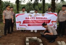Kapolres BU Melaksanakan Peletakan Batu Pertama Pembanguan Sumur Bor DI Desa Gunung Selan