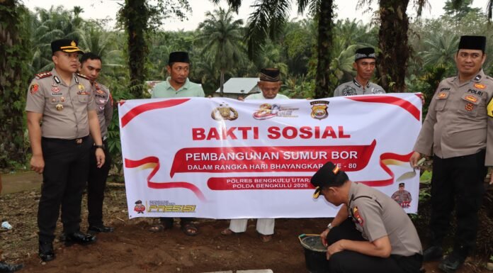 Kapolres BU Melaksanakan Peletakan Batu Pertama Pembanguan Sumur Bor DI Desa Gunung Selan