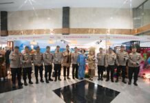 Dampingi Kapolda Bengkulu Kapolres dan Ketua Bhayangkari Bengkulu Utara Tinjau Bazar Nusantara 2026