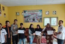 Penyaluran BLT Dana Desa Desa Renah Jaya Berjalan Tertib, 3 Keluarga Penerima Manfaat Terima Bantuan 7 Bulan Sekaligus