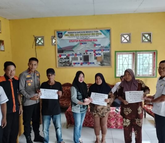 Penyaluran BLT Dana Desa Desa Renah Jaya Berjalan Tertib, 3 Keluarga Penerima Manfaat Terima Bantuan 7 Bulan Sekaligus